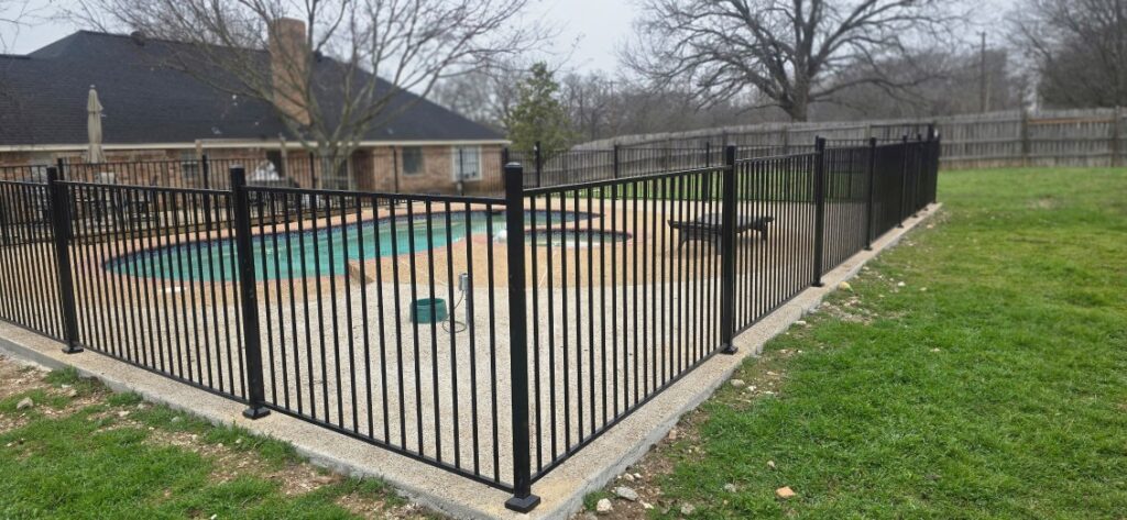iron fence install in waxahachie tx